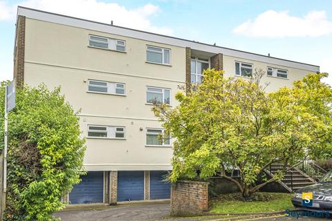 2 bedroom flat for sale, Hilgay, Surrey GU1