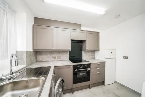 Studio for sale, Connaught Avenue, London E4