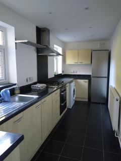 2 bedroom terraced house to rent, Blackley New Road, Manchester M9