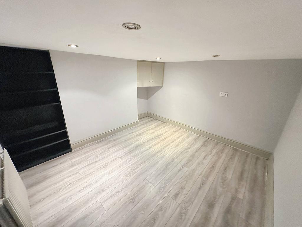 Cellar (Snug/Storage Room)