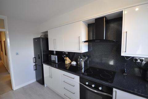 2 bedroom flat to rent, 30 CleevemontEvesham RoadCheltenham