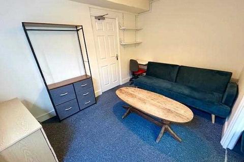 1 bedroom apartment to rent, Bear Road, Room 7, Brighton