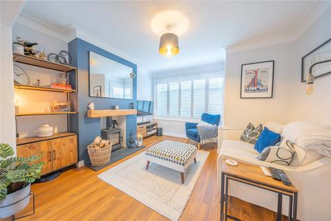 17 Carrholm Crescent, Leeds, LS7 2NL