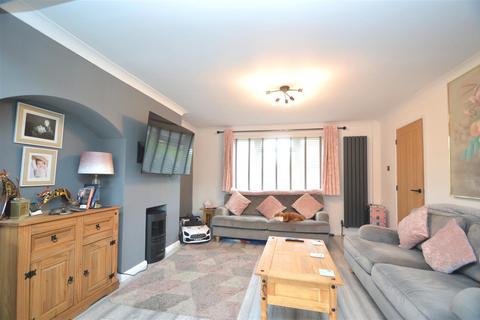 4 bedroom semi-detached house for sale, Furrlongs, Newport