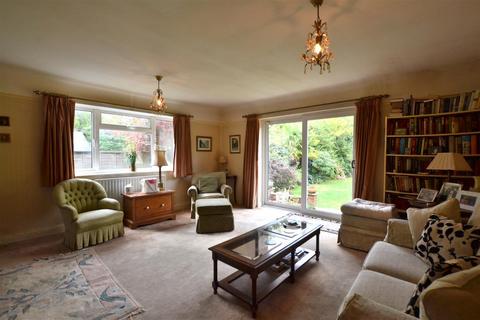 5 bedroom detached bungalow for sale, Warren Close, Fleet GU52