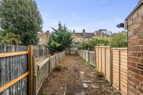 2 bedroom flat for sale, Bickley Street, Tooting