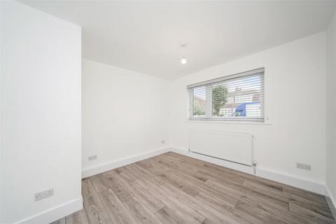 3 bedroom apartment to rent, Sinclair Road, London E4