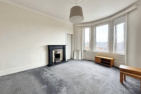 2 bedroom flat to rent, Clarkston Road, Glasgow G44