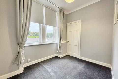 2 bedroom flat to rent, Clarkston Road, Glasgow G44