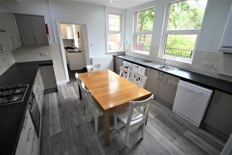 10 bedroom terraced house to rent, Victoria Road, Hyde Park, Leeds, LS6 1DL