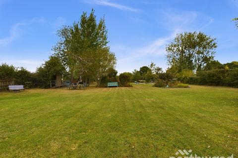 3 bedroom detached bungalow for sale, point clear road, St Oyths CO16