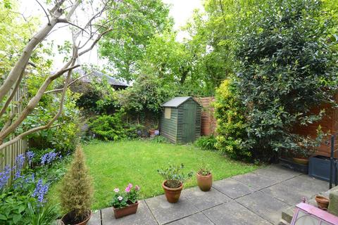 2 bedroom maisonette to rent, Lyric Road, Barnes, SW13