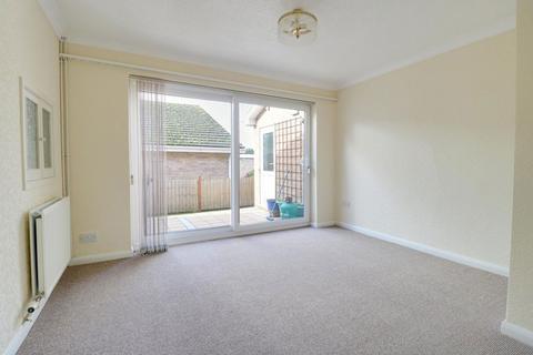 3 bedroom bungalow to rent, 2 Traherne Close, Lugwardine, Hereford, HR1 4AF