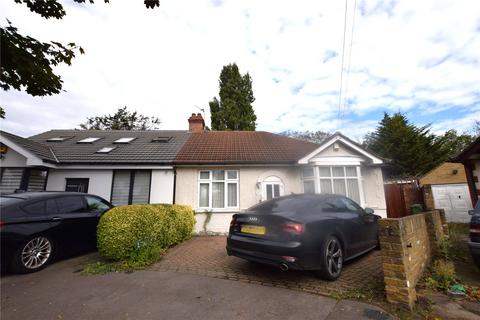 2 bedroom bungalow to rent, Burlington Gardens, Romford, RM6