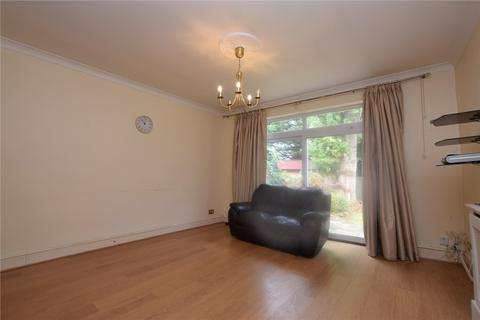 2 bedroom bungalow to rent, Burlington Gardens, Romford, RM6