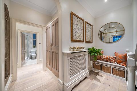 6a Parklands, Surbiton, KT5 8EA