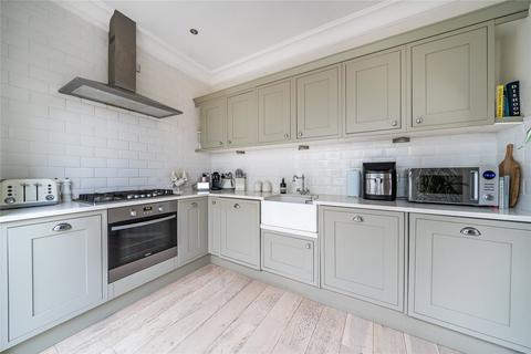 6a Parklands, Surbiton, KT5 8EA