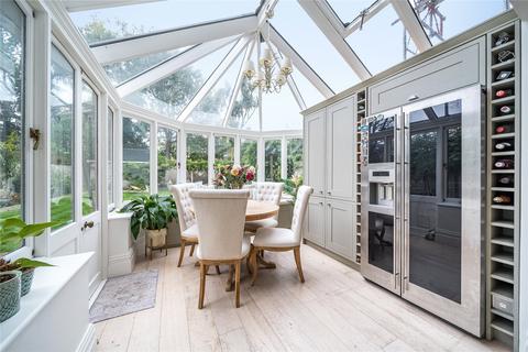 6a Parklands, Surbiton, KT5 8EA