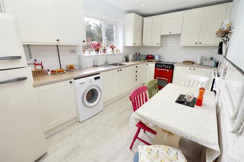 74 Croxdale Road, Borehamwood, WD6 4PZ