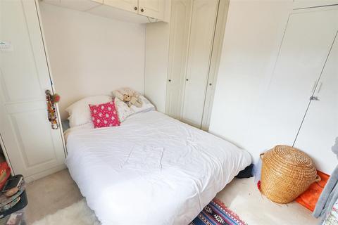 74 Croxdale Road, Borehamwood, WD6 4PZ