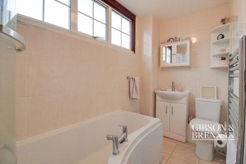 3 bedroom terraced house for sale, Caister Drive, Basildon, SS13