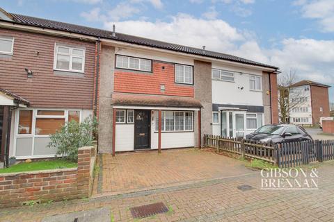 3 bedroom terraced house for sale, Caister Drive, Basildon, SS13