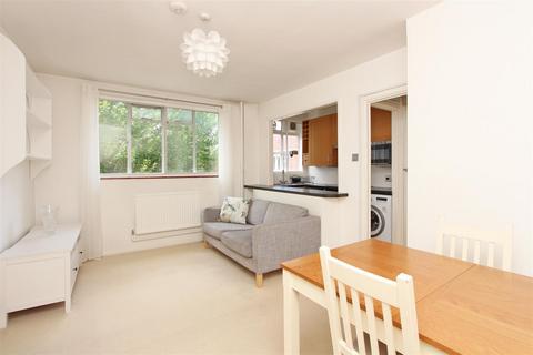 1 bedroom flat to rent, Upper Richmond Road, Putney, London