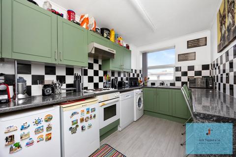 2 bedroom apartment for sale, Brighton Road, Lancing, BN15