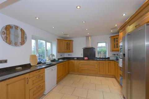 4 bedroom detached house for sale, The Fold, Dorrington, Shrewsbury