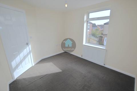 3 bedroom semi-detached house to rent, Glebe Crescent, Newcastle upon Tyne NE12