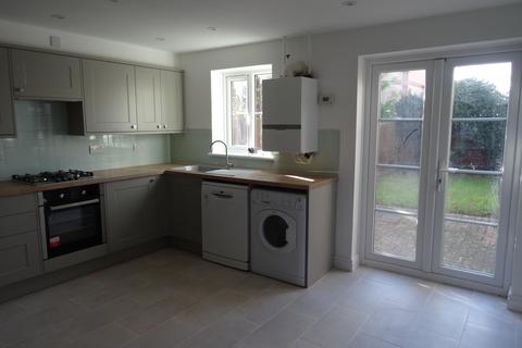 3 bedroom house to rent, Winery Lane, Kingston, KT1 3GE