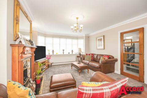 20 Moray Close, Romford, RM1 4YJ