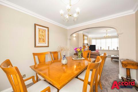 20 Moray Close, Romford, RM1 4YJ