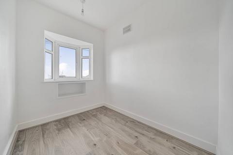 15 Norbury Cross, London, SW16 4JG
