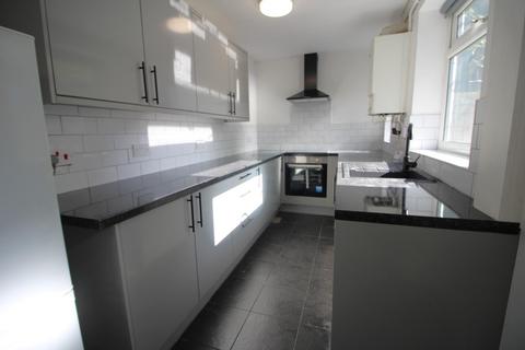 2 bedroom terraced house to rent, Ilford Street, Manchester, M11