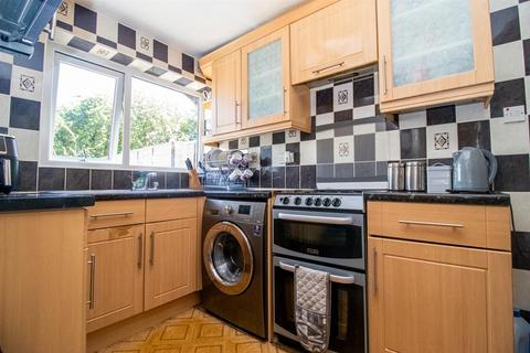 3 bedroom townhouse for sale, Newland Court, Wakefield WF1