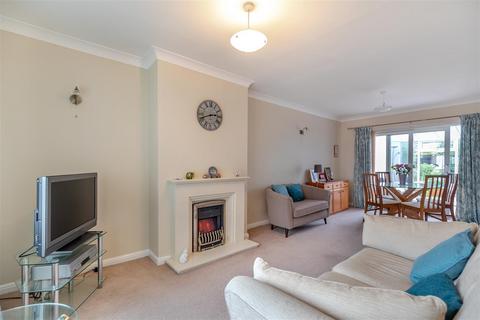 3 bedroom semi-detached bungalow for sale, Ashley Park Crescent, York