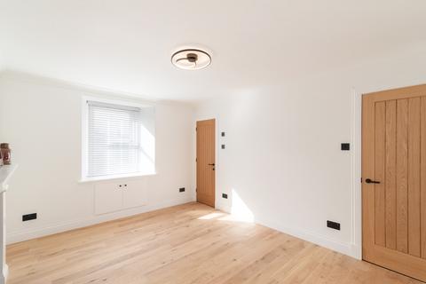 82a King Street, Crieff, PH7 3HB