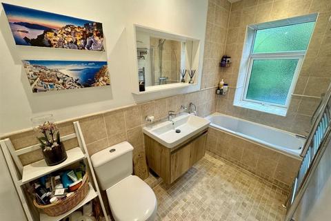 77 Bings Road, Whaley Bridge, High Peak, SK23 7ND