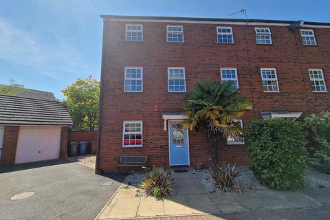 3 Hewitt Close, Fradley, Lichfield, WS13 8TA