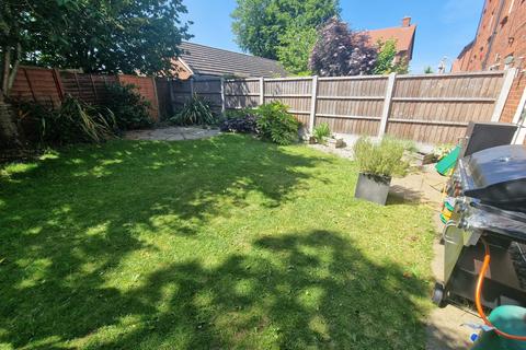 3 Hewitt Close, Fradley, Lichfield, WS13 8TA
