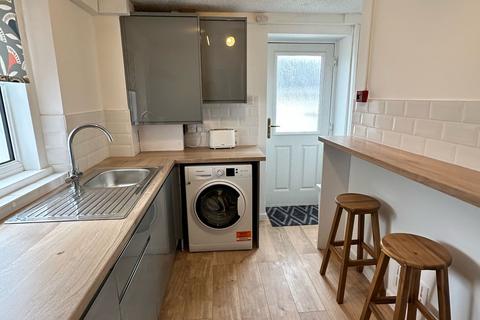 2 bedroom maisonette to rent, Radnor Street, Plymouth PL4