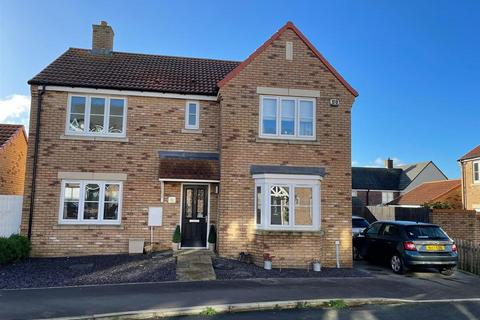 4 bedroom detached house for sale, Howgate Drive, Scarborough YO11