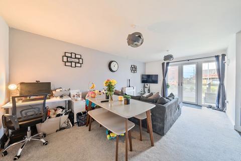 2 bedroom apartment for sale, Box Crescent, Dunstable LU5