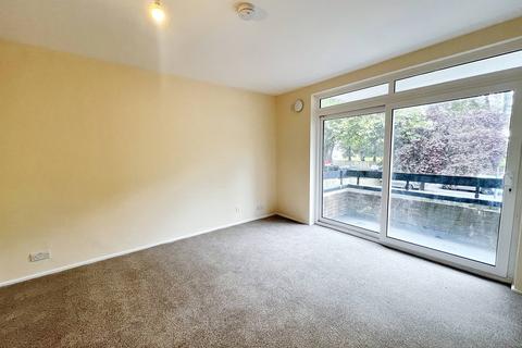 2 bedroom flat to rent, Lawrie Park Road, London SE26