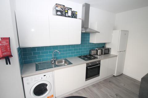 2 bedroom terraced house to rent, Radnor Street, Plymouth PL4