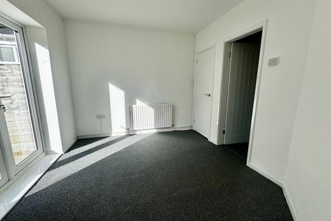 3 bedroom terraced house to rent, Glastonbury Crescent, Walsall WS3