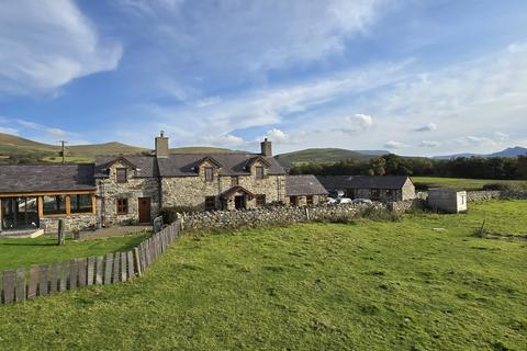 4 bedroom detached house for sale, Llanllechid LL57