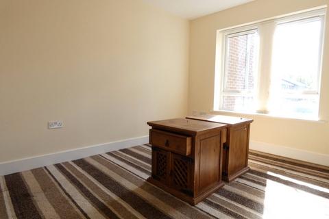 2 bedroom apartment to rent, North Side, Gateshead, NE8