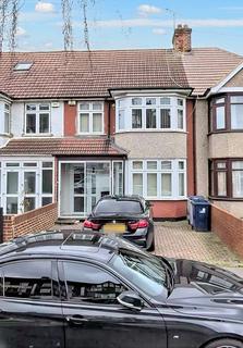 4 bedroom terraced house to rent, Lady Margaret Road, Southall UB1